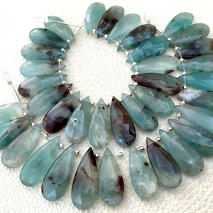 SELTENSTE nagelneue, 2 passende Paare, natürliche Mint-AQUAPRASE-facettierte längliche Birnenform-Briolettes, 24 x 10 mm Größe, erstaunliches seltenes Aquaprase-Objekt