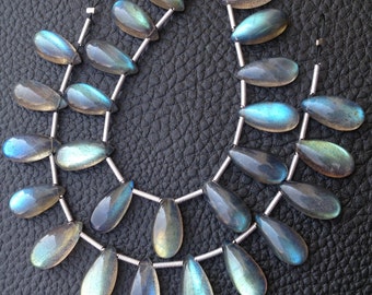 Ha trovato 4 coppie, LABRADORITE appariscente blu liscio pera Briolettes, 15x7mm lungo, Amazing Flash blu