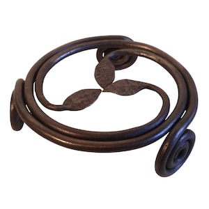 Hand-Forged Wrought Iron Trivet – Rustic Hot Pot Stand | Metal Cookware Holder | Kitchen & Dining Table Protector | Farmhouse Kitchen Decor