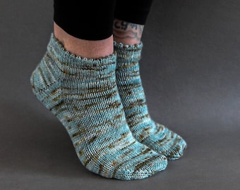 DAINTY Socks Knitting Pattern