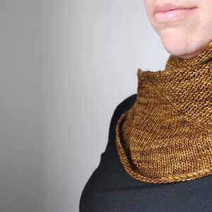 VARIANCE Cowl PDF Pattern image 1