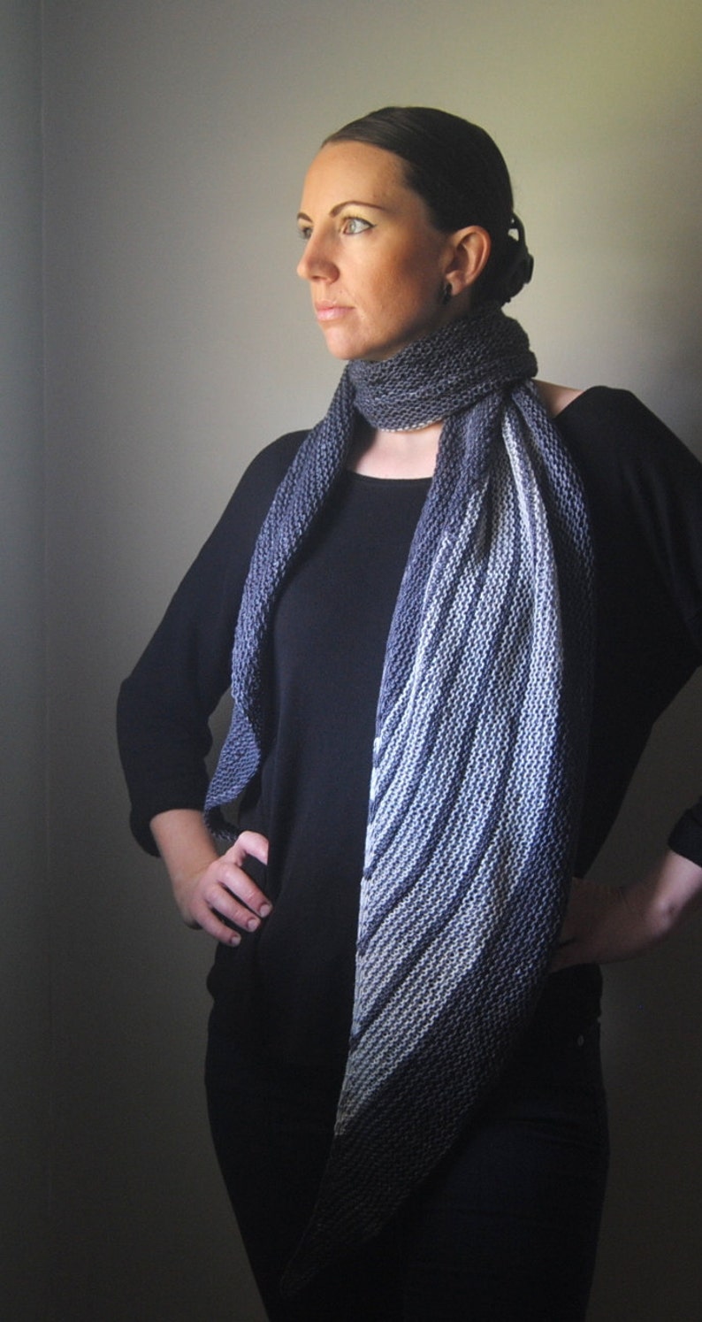 DECIBEL Shawl Knitting Pattern PDF zdjęcie 2