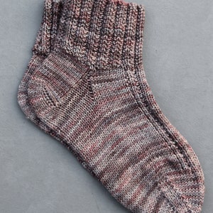 FURROW Socks Knitting Pattern image 2