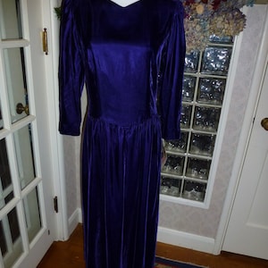 Vintage 80s 1980s Lanz Purple Velvet Dress Drop Waist 3/4 Pleat Sleeve Open Back Tea Length M Medium