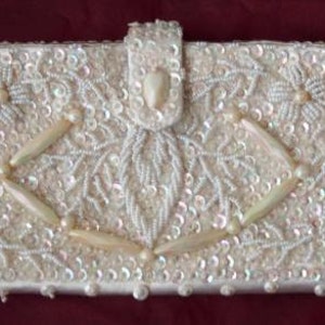 Vintage Vtg 60s 1960s Clutch Purse Opalescent  Beaded Sequin White Satin Handbag