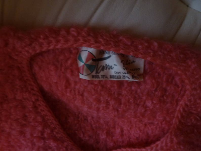 Vintage 60s 1960s 70s 1970s Coral Pink Sweater Italian Curly Mohair Pull Over V Neck Bracelet Sleeves M Medium Med Large L Lg