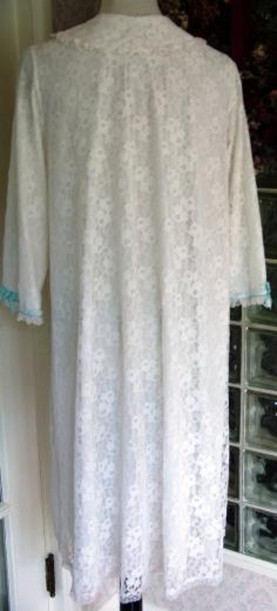 Vintage  60s NWTOS White Lace Robe Penneys Gaymod… - image 5