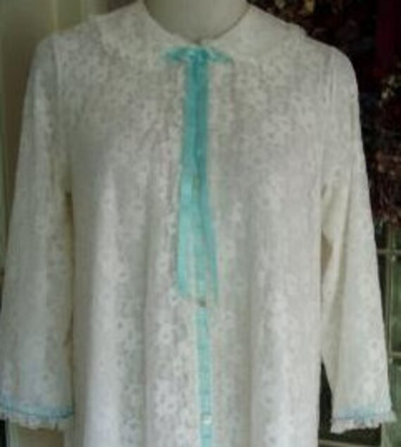 Vintage  60s NWTOS White Lace Robe Penneys Gaymod… - image 1