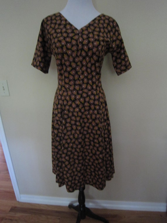 Vintage 50s 60s Pleated Dress Brown Floral Cotton… - image 2