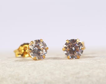 9ct Yellow Gold Cubic Zirconia Stud Earrings: Handmade Classic Design