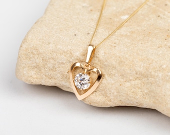 Handmade 9ct Yellow Gold Heart Pendant: Cubic Zirconia, 16 inch Chain