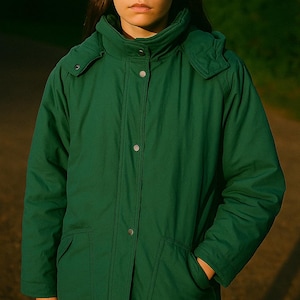 Vintage grüne Winter Parka Jacke mit Kunstfell Futter, Größe 50 warmer Retro Oversized Mantel, 90er Jahre Miss Ferruccio Oberbekleidung