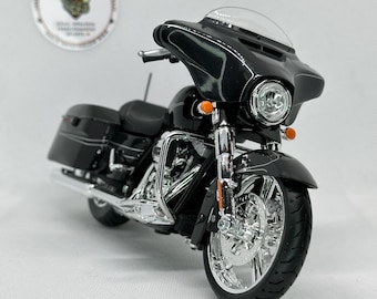 Harley-Davidson 2014 CVO Street Glide Diecast Model - Maßstab 1:12 Maisto Sammlerstück