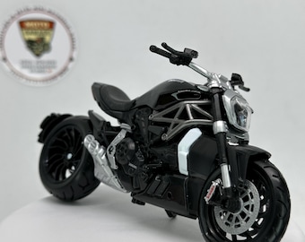 Ducati XDiavel S Diecast Motorcycle | 1:18 Scale, Black Metal Model