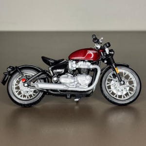 Triumph Bonneville Bobber Diecast Motorcycle Model - 1:18 Scale