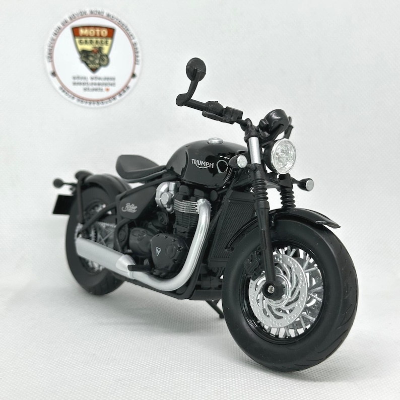 Triumph Bonneville Bobber 1:12 Diecast Motorcycle Model – Triumph Licensed Metal Miniature image 1