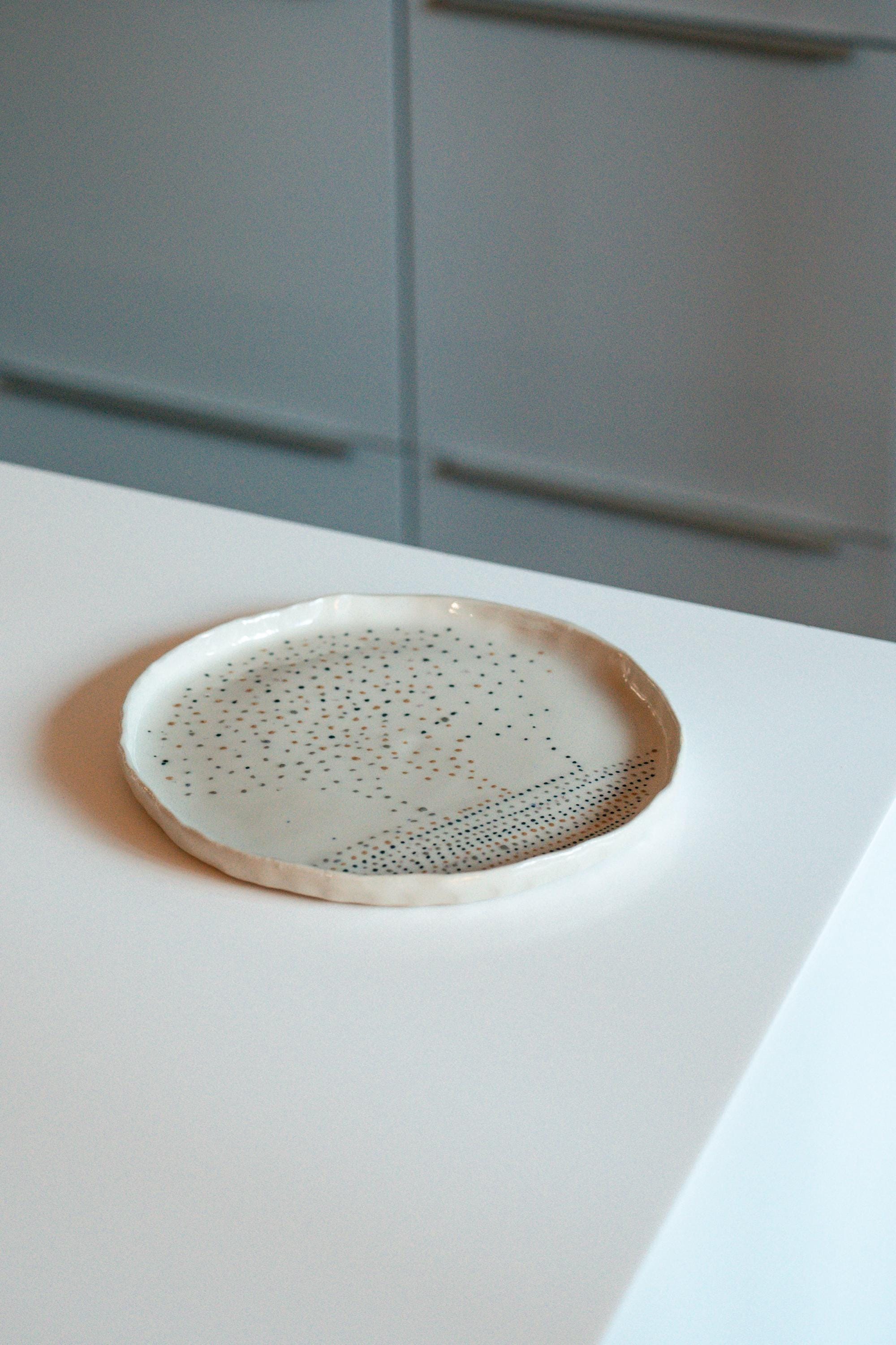 Lot 3 Assiettes à Tapas Pottery Barn – Motif Martini, Design Contemporain