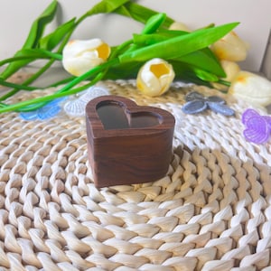 Heart‑Shaped Wooden Ring Box – Custom Engraved Keepsake, Personalized Wood Grain Proposal Gift