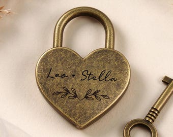Spersonalizowana grawerowana kłódka miłosna – Locked in Love