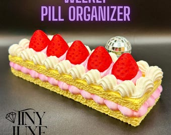 Strawberry Shortcake Pill Box | Cute 7 Day Weekly Pill Organizer | Kawaii Medicine Case | Dessert-Themed Vitamin Holder | Aesthetic Travel
