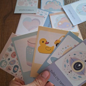 Set aus 12 druckbaren Mindfulness-Karten für Kinder - lustige einfache Aktivitäten für Ruhe, Fokus und Selbstvertrauen | Yoga & Meditations Spiele für Kinder