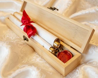 Luxus-Schriftrolle, SWAROVSKI® Kristalle, Messingenden, Geschenkbox aus Holz, Satinband & Wachsstempel - personalisierter Liebesbrief, Antrag, Einladung