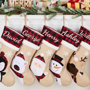 Kerstcadeaus, kousen met monogram, gepersonaliseerde kerstsokken voor het hele gezin, kousen met aangepaste naam, decoratie voor de feestdagen, kerstcadeaus