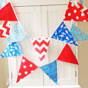 Banderole, banderoles, drapeaux de tissu nautique de fanion, Royal Blue Shark, Ancre, Chevron rouge, Baby Boy Nursery décor, Baby Shower, fête d’anniversaire