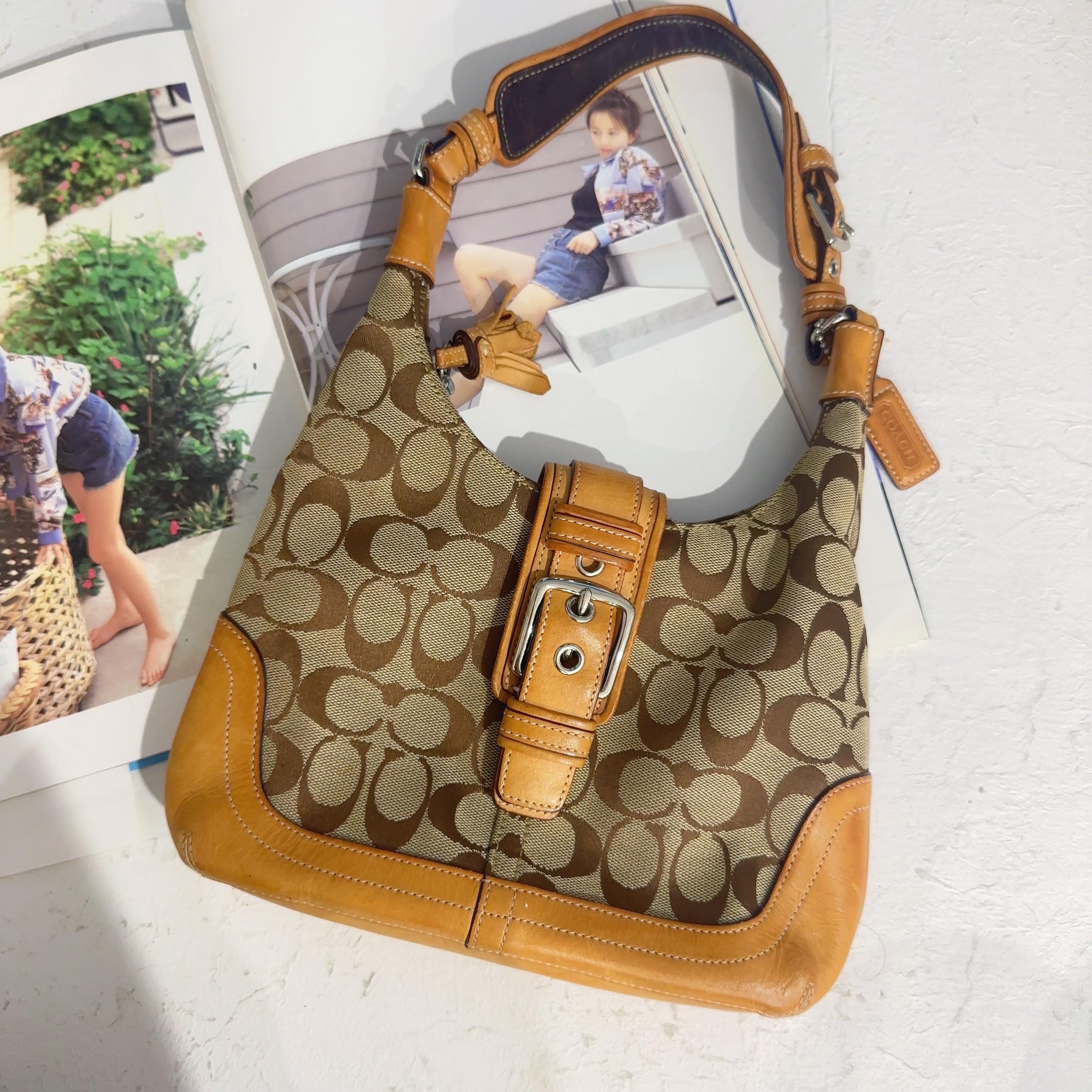 バッグ vintage coach signature shoulder bag Vintage Coach Signature Canvas Shoulder Bag - Y2K Brown Leather
