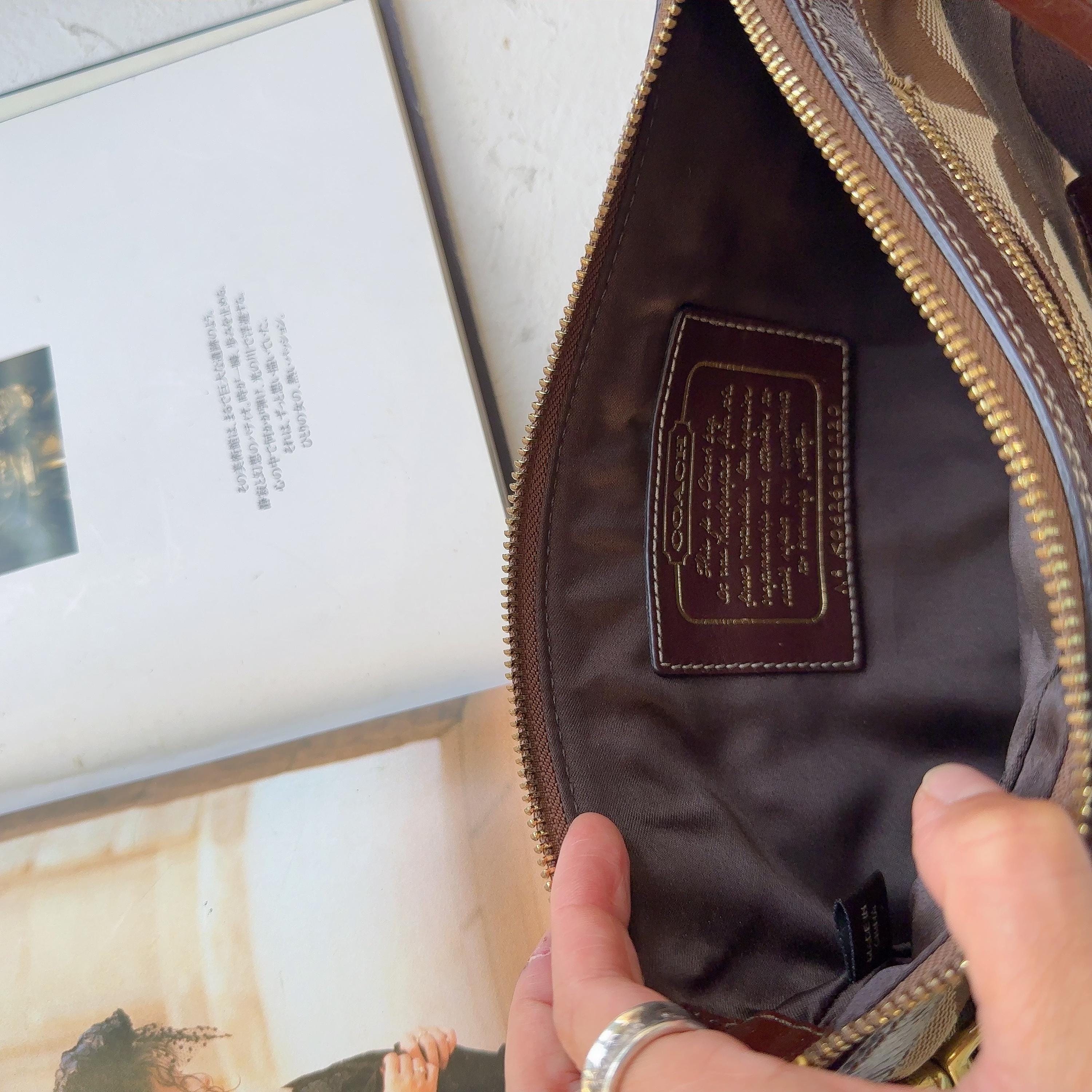 美品✨COACH Signature Accessory Pouch Y2K Vintage Coach Demi Pouch: Signature Canvas & Leather Y2K Wristlet