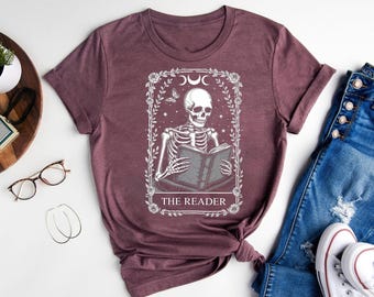Camiseta gótica de lectora con esqueleto: fases lunares de bruja, estilo academia oscura