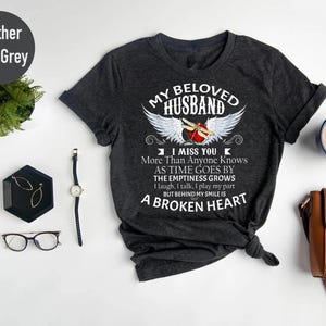 Mein geliebter Ehemann, ich vermisse Dich Shirt - Erinnerungsengelsflügel-T-Stück für trauernde Frau | In liebevoller Erinnerung Shirt mit Broken Heart Poem Tribute
