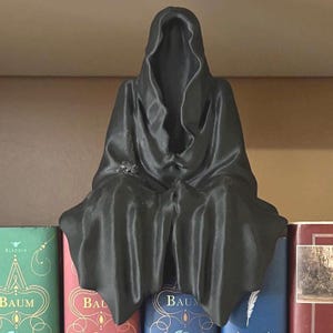 Grim Reaper Shelf Figurine Gothic Ghost Gift Shelf Figurine Spooky Decor