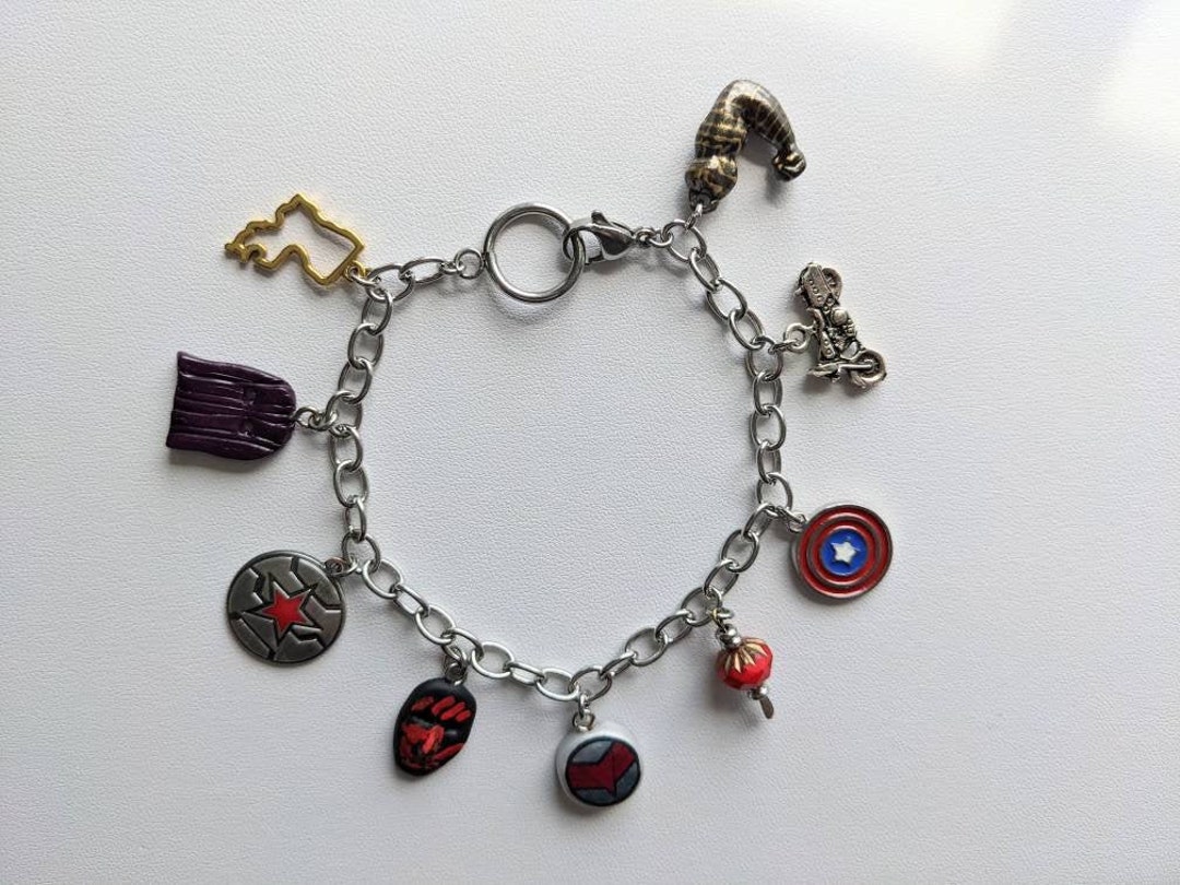 31 Things For Anyone Who's Mad About Marvel | Marvel jewelry, Charm bracelet,  Disney jewelry