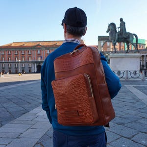 Leather brown backpack, wonderful and pratical, for the city and travel, handmade in Italy with the highest quality Italian calfskin