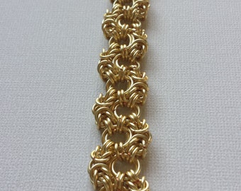 Gold byzantine scallop Bracelet