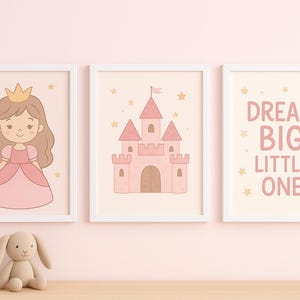 Kit 3 Poster Principesse Stile Cartoon – Stampe Digitali per Cameretta Bambina – Arte da Parete – Download Immediato