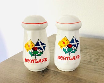 Scotland Salt and Pepper Shakers / Vintage 1970's Kitchen Decor Collectible