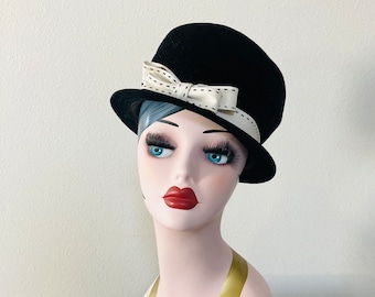 1950’s Black and White Pillbox Hat / Vintage “Beresford” Classic 60s Mod Bow Cloche Hat