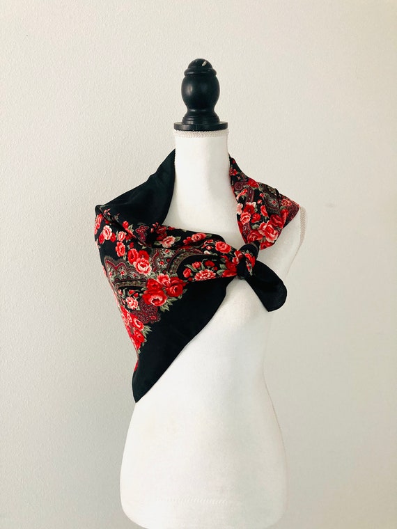 Vintage Red Rose Scarf / 1980’s Large Style Squar… - image 7