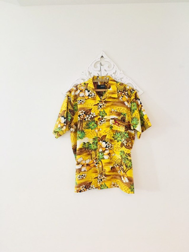 Vintage Mens HAWAIIAN Beach Shirt 1980/'s Yellow Hibiscus Floral Button Up Mens Shirt Top