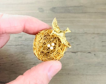 Bird Eggs in Nest brooch Pin / Golden Mother and Babies Bird Aviary “Jeanne” Jewelry Pin