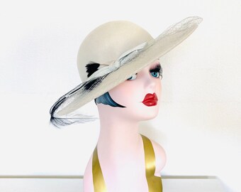 Elegant Black Plume Feather Hat / Vintage 1980’s Fashion “BETMAR” Classy Formal Couture Light Grey Wool Felt Wide Brim Hat