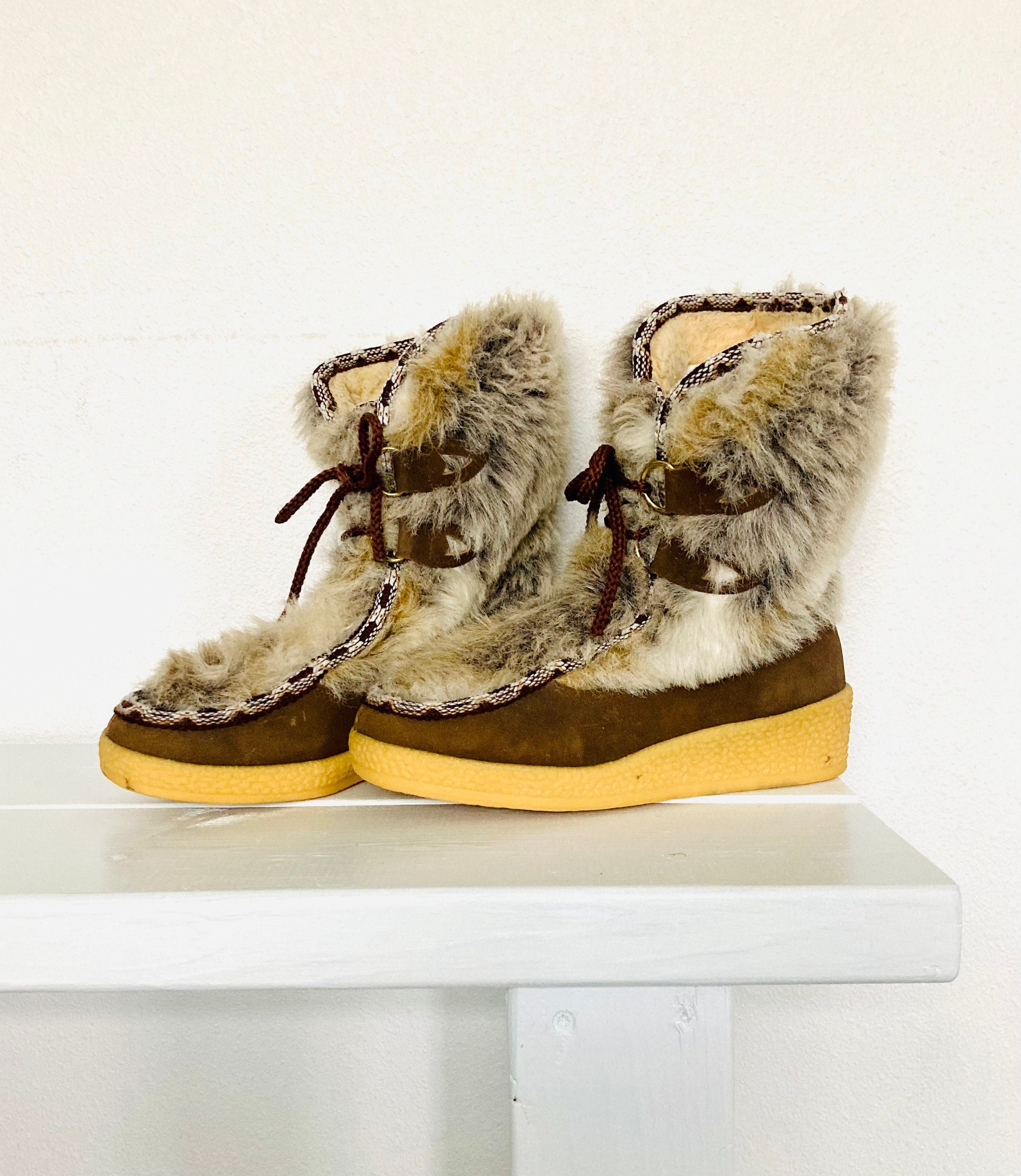Snowland Furry Inuit Winter Boots / Vintage 1970s Lace-up - Etsy