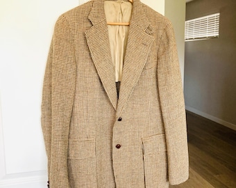 Men’s Scotland Wool Tweed Sport Coat / Vintage 1960’s Scottish Countryside Gentlemen’s “Cricketeer” Harris Tweed Men’s Size S-M