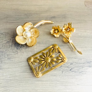 3pc Set AUSTRIAN Vintage Golden Jewelry Pins / 1960s 50s Victorian Floral Filigree Gold Tone Flower Brooch