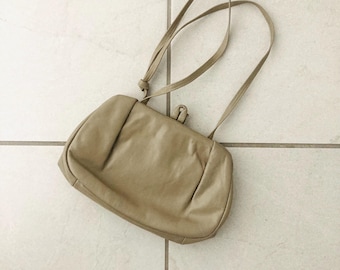 1980’s Tan Retro Shoulder Bag / Top Handle Purse Handbag Light Brown Leather Bag