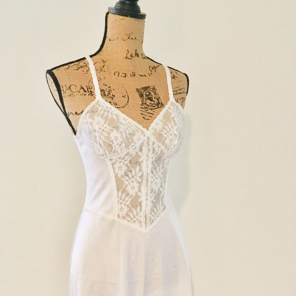 Vintage 1950's White Lace Slip / 50s 60s Delicate Lingerie Nylon Nightgown Undergarment Size XS