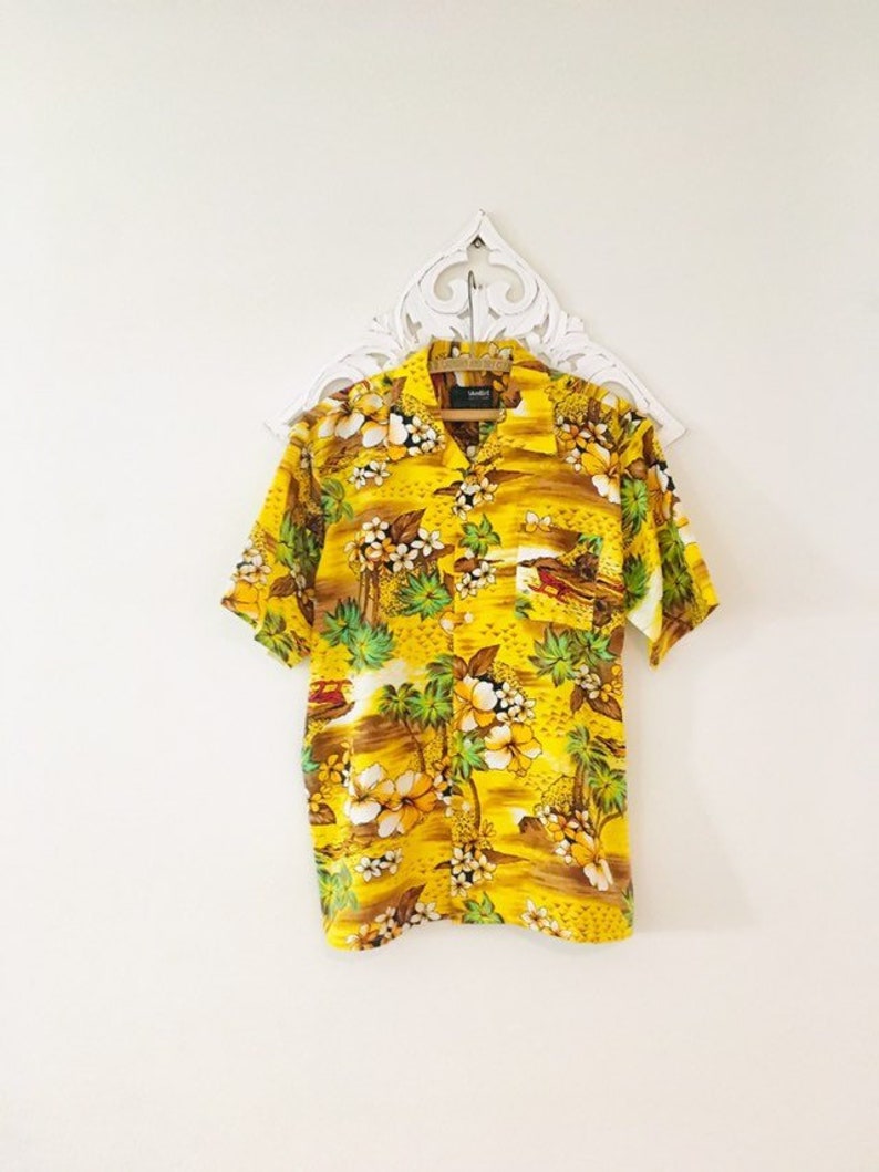 Vintage Mens HAWAIIAN Beach Shirt 1980/'s Yellow Hibiscus Floral Button Up Mens Shirt Top