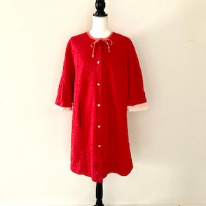 1950’s Red Quilted Lounge Robe / Vintage Lingerie Lace Trim Ladies Dressing Robe Loungewear Evening Bed Jacket Size L &quot;Vanity Fair&quot;